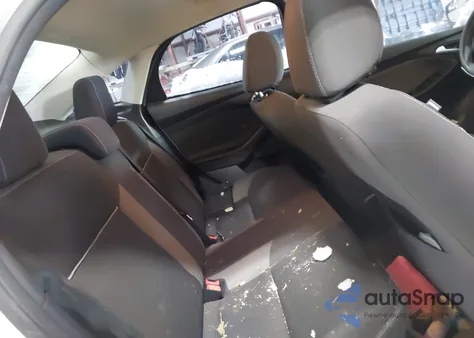 2014 Ford Focus Se z USA, uszkodzony, nr VIN 1FADP3F21EL251998